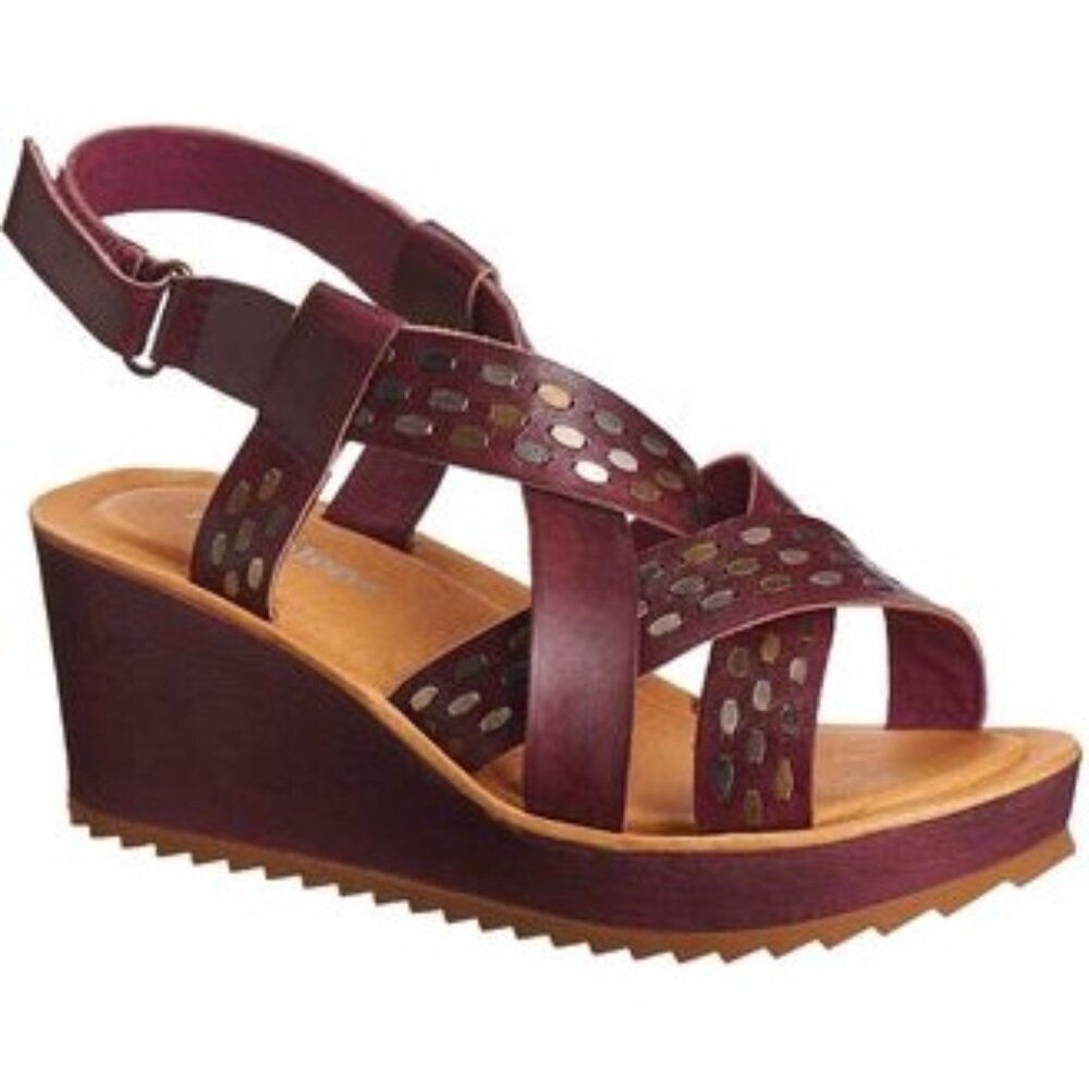 Antelope NWOT Women's Plum Strappy Platform Wedge Sandals Metallic studs Size 37